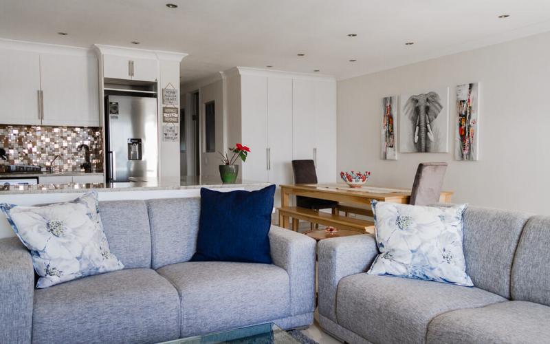 To Let 2 Bedroom Property for Rent in Dolphin Beach Western Cape